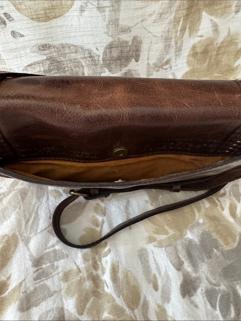 Patricia Nash Beaumont Distressed Leather Boho Crossbody Bag - Picture 3 of 8
